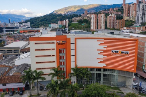 Sede U-Storage Ciudad del Río Medellín — Edificio Megacenter