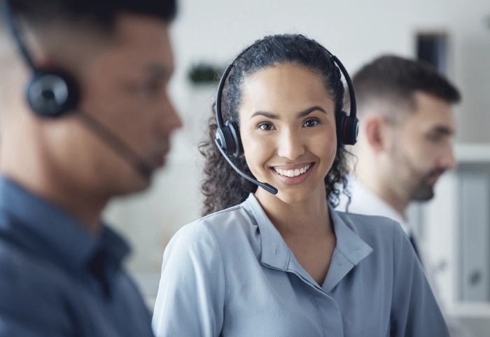 Contact U-Storage Colombia — storage advisors available 7 days